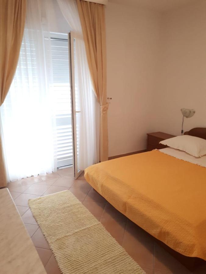 Villa Rosso Baska Voda Exterior photo