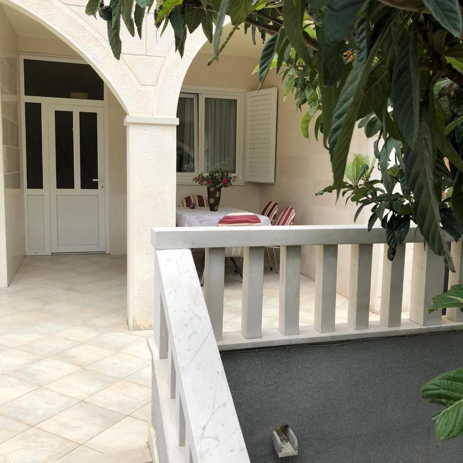 Villa Rosso Baska Voda Exterior photo
