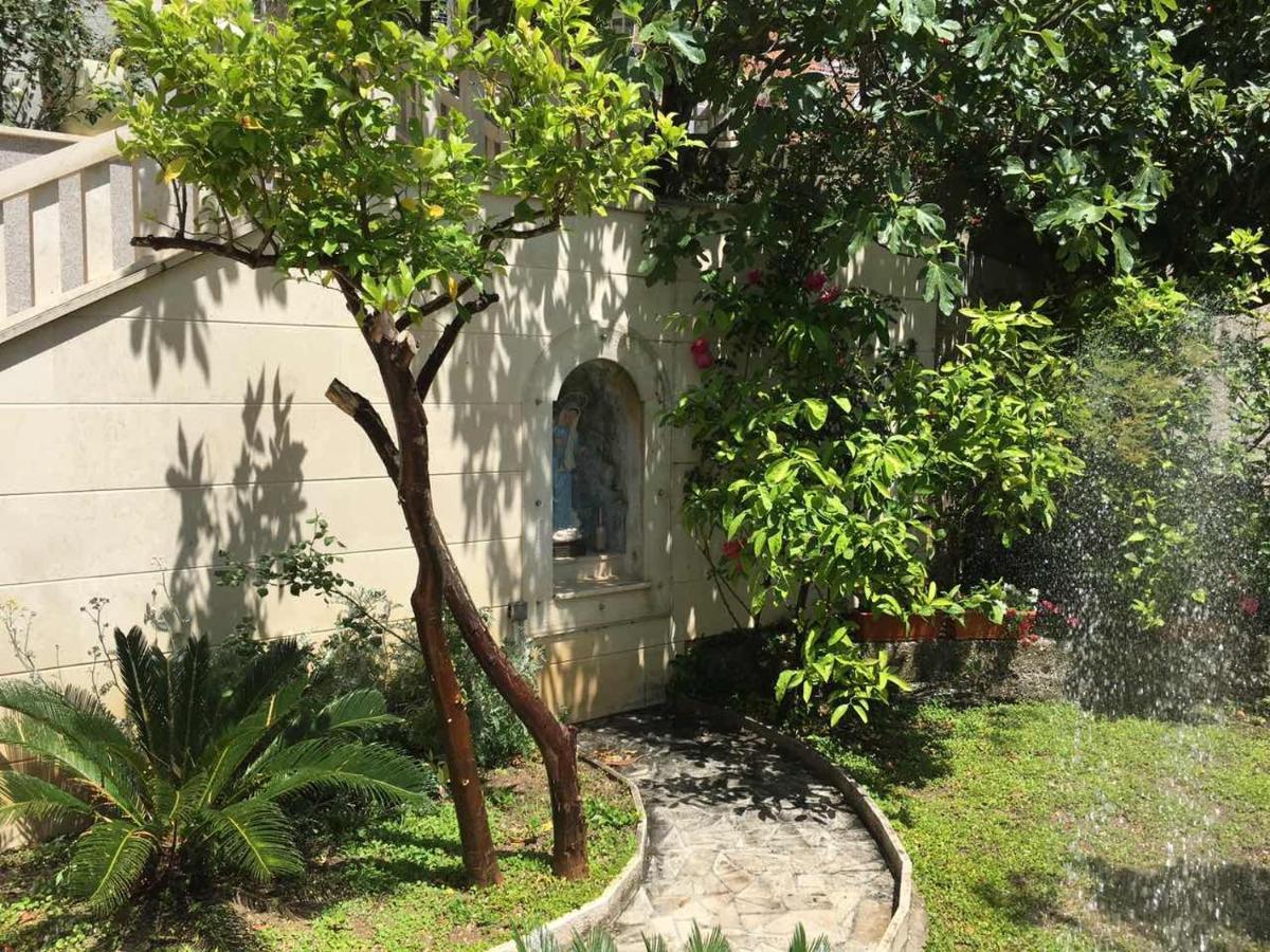 Villa Rosso Baska Voda Exterior photo