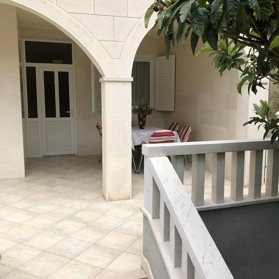 Villa Rosso Baska Voda Exterior photo